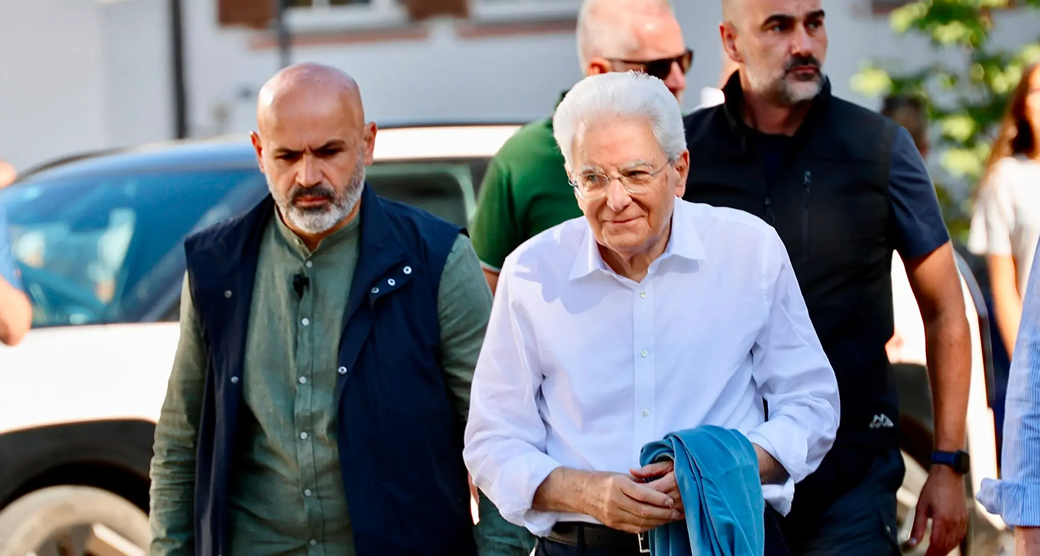 Mattarella a Siusi, applausi e strette di mano