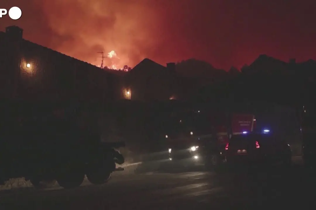Incendio in Spagna, bruciati 15mila ettari: evacuati oltre mille residenti