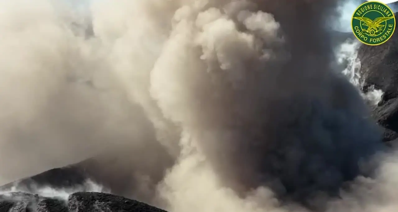 Sicilia, dopo piccola tregua riprende l'attività eruttiva dell'Etna