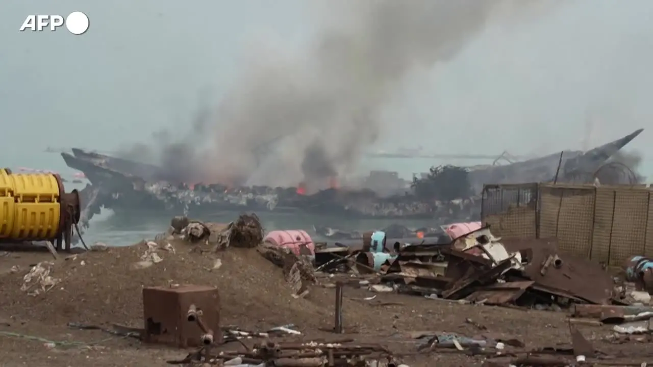 Yemen, danni ingenti al porto di Mokha dopo gli attacchi degli Houthi
