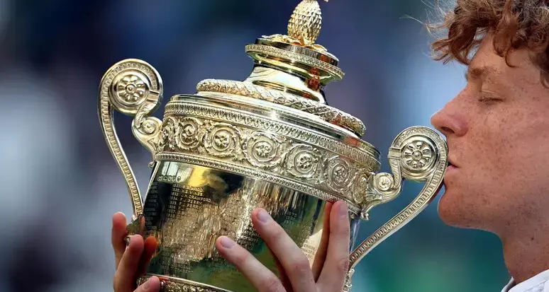 Sinner compie 25 anni, gli auguri della Federtennis: «Italia pazza di te»