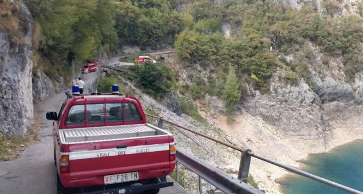 Tragedia a Vallarsa: una donna di 60 anni scivola e perde la vita