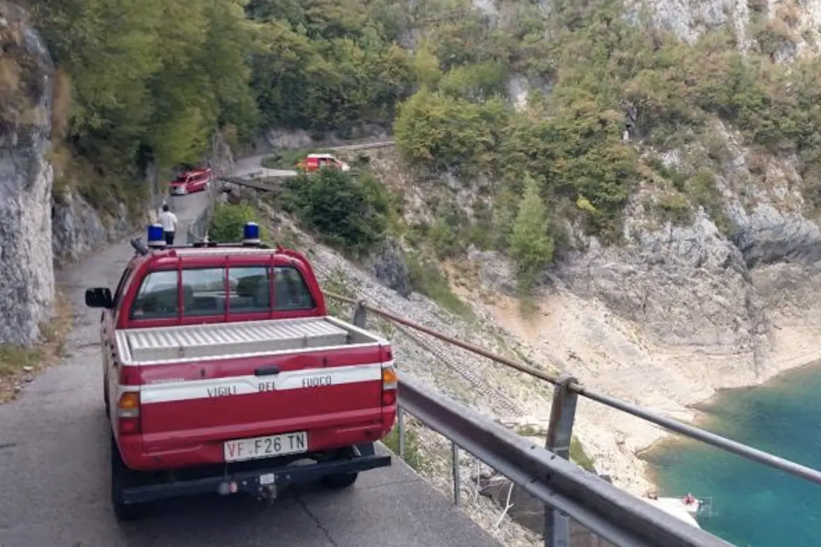 Tragedia a Vallarsa: una donna di 60 anni scivola e perde la vita