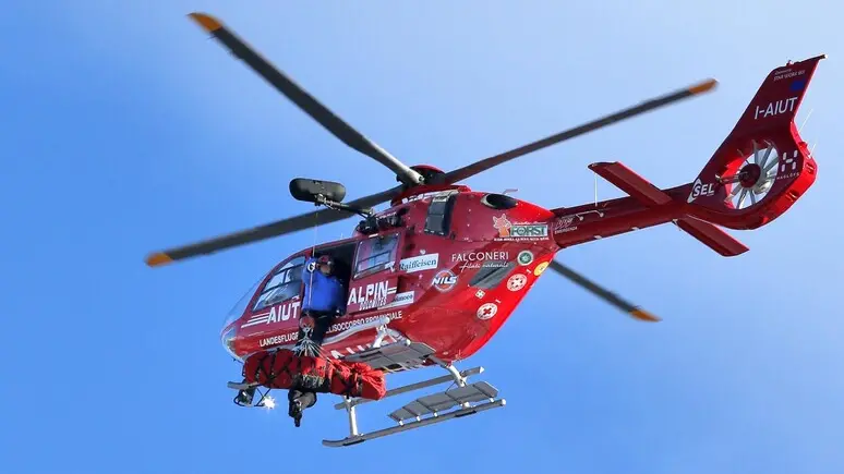 Un fulmine colpisce due alpinisti: portati a Bolzano