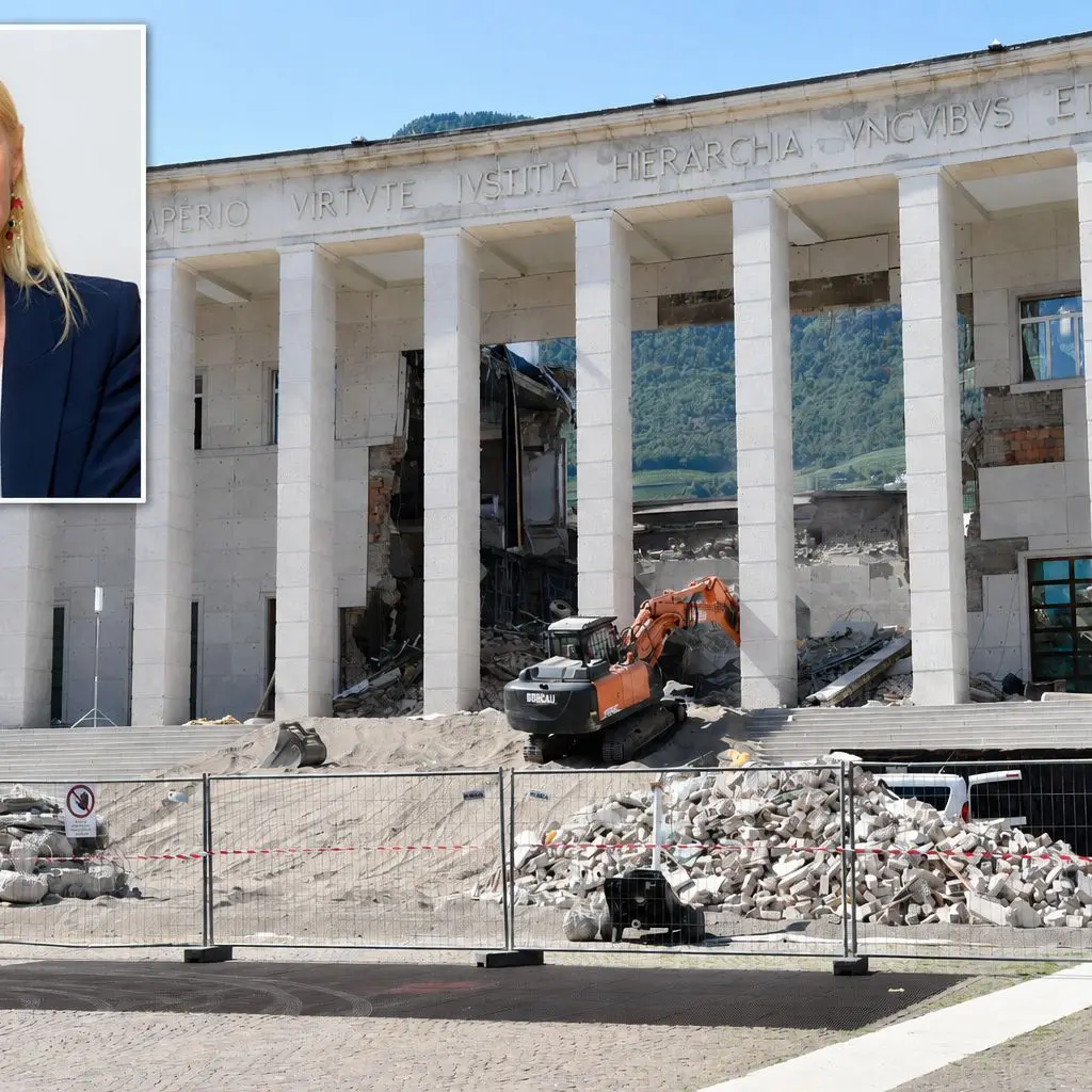 Tribunale di Bolzano, Holzeisen: «Durante i lavori andava chiuso»
