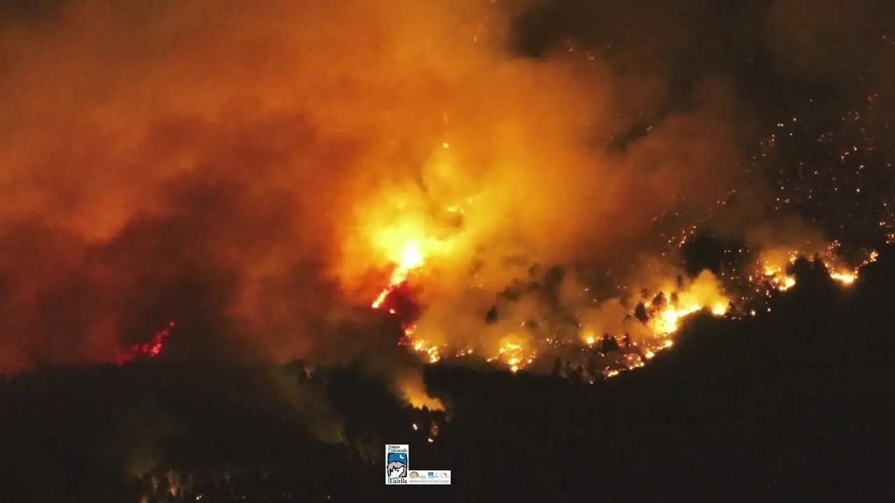 Incendi in Abruzzo, le fiamme sul Monte Morrone viste dalle termocamere