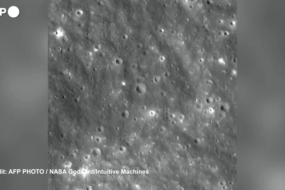 La Nasa divulga immagini di un nuovo cratere sulla Luna causato da un razzo SpaceX
