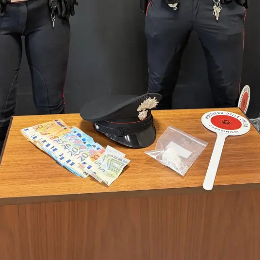 Cocaina nascosta in bagno a Brunico: arrestato un uomo