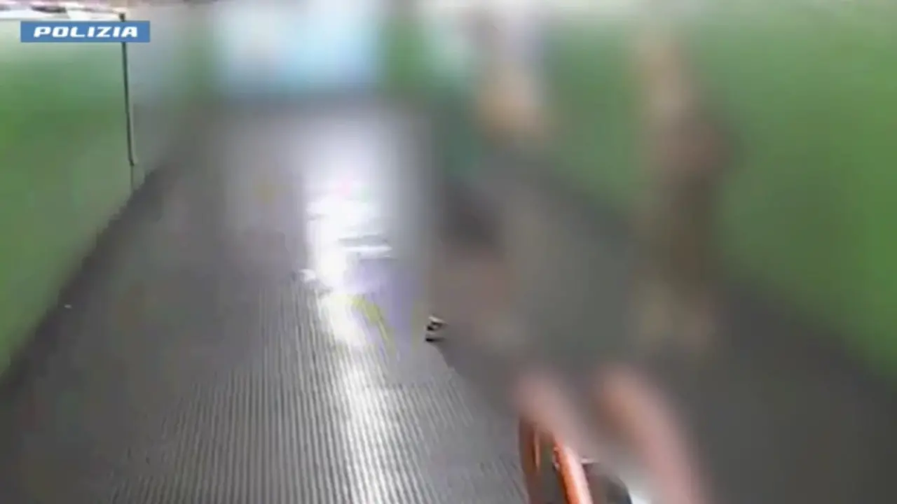 Rapina 82enne in metro e la manda in ospedale, fermato a Milano