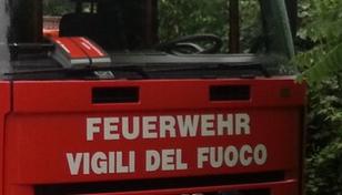 Chienes, scontro tra tre auto sulla statale: sette feriti, anche due bambini