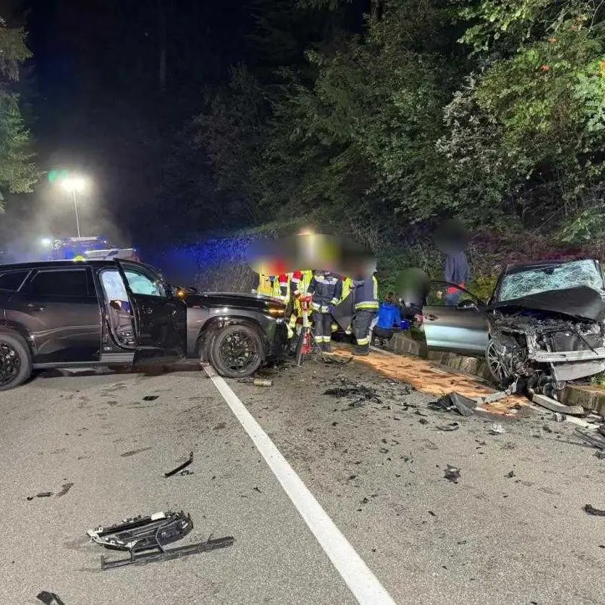 Frontale sulla strada della val d’Ega, sei persone in ospedale