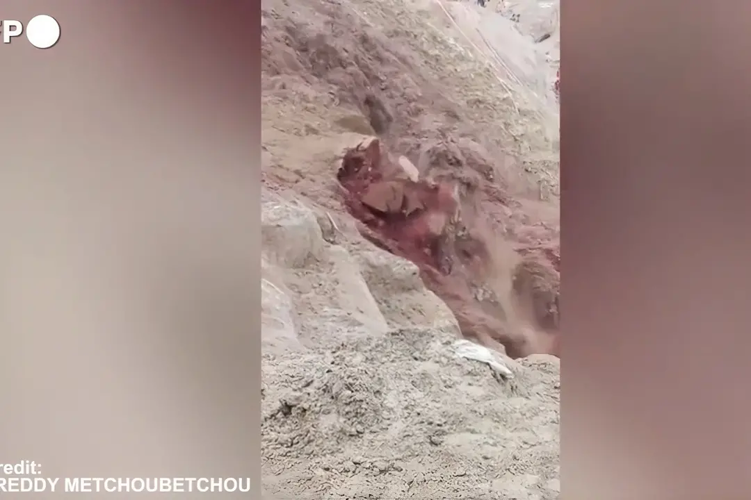 Repubblica Centrafricana, crollata una miniera d'oro: il video della tragedia