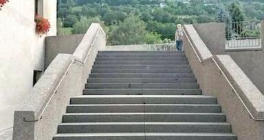 Vipiteno, riaperta la scalinata di piazza Città
