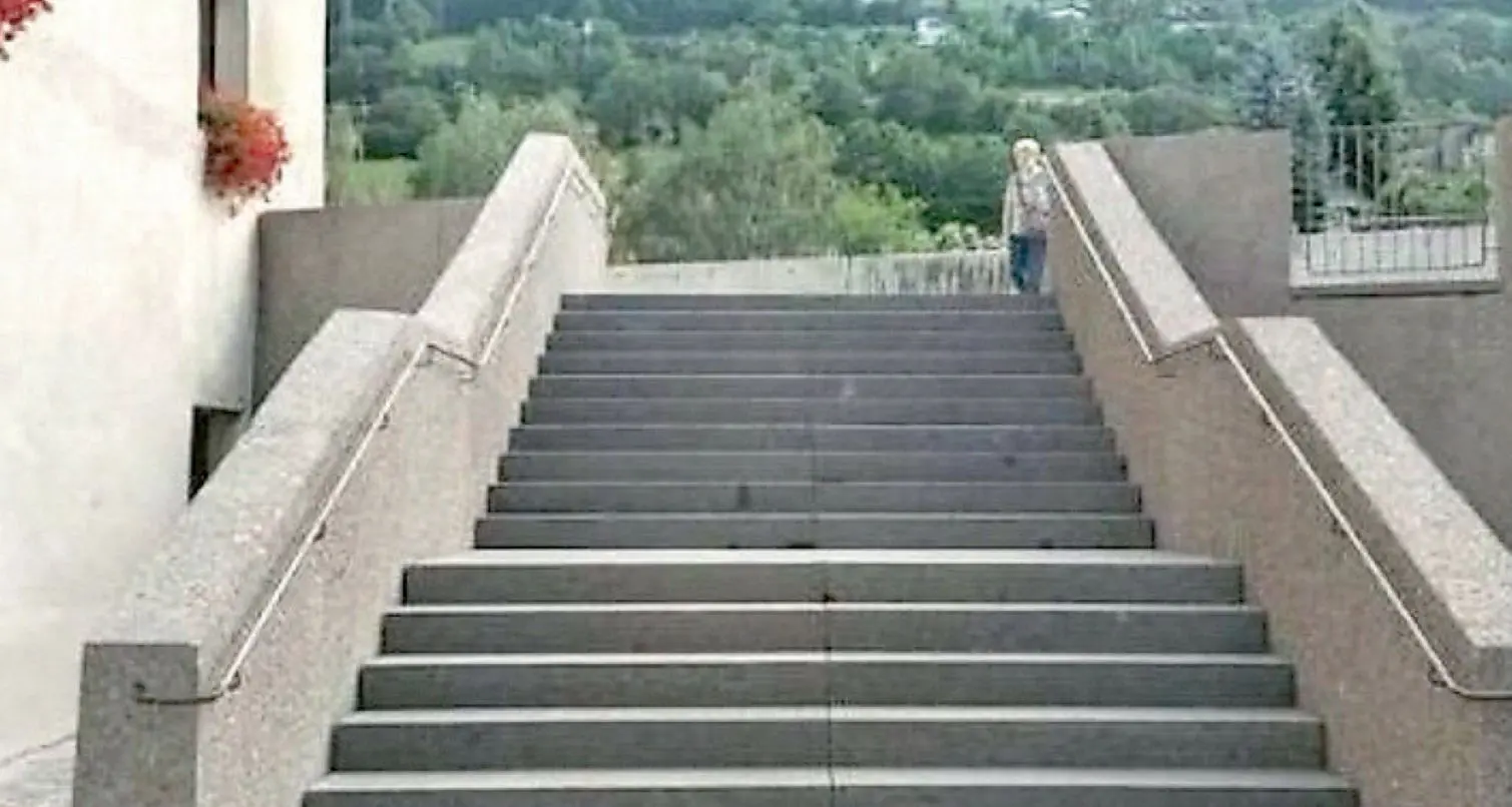 Vipiteno, riaperta la scalinata di piazza Città
