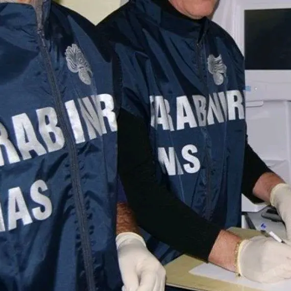 Sbiancamento dentale abusivo, sequestrato un centro in Alto Adige