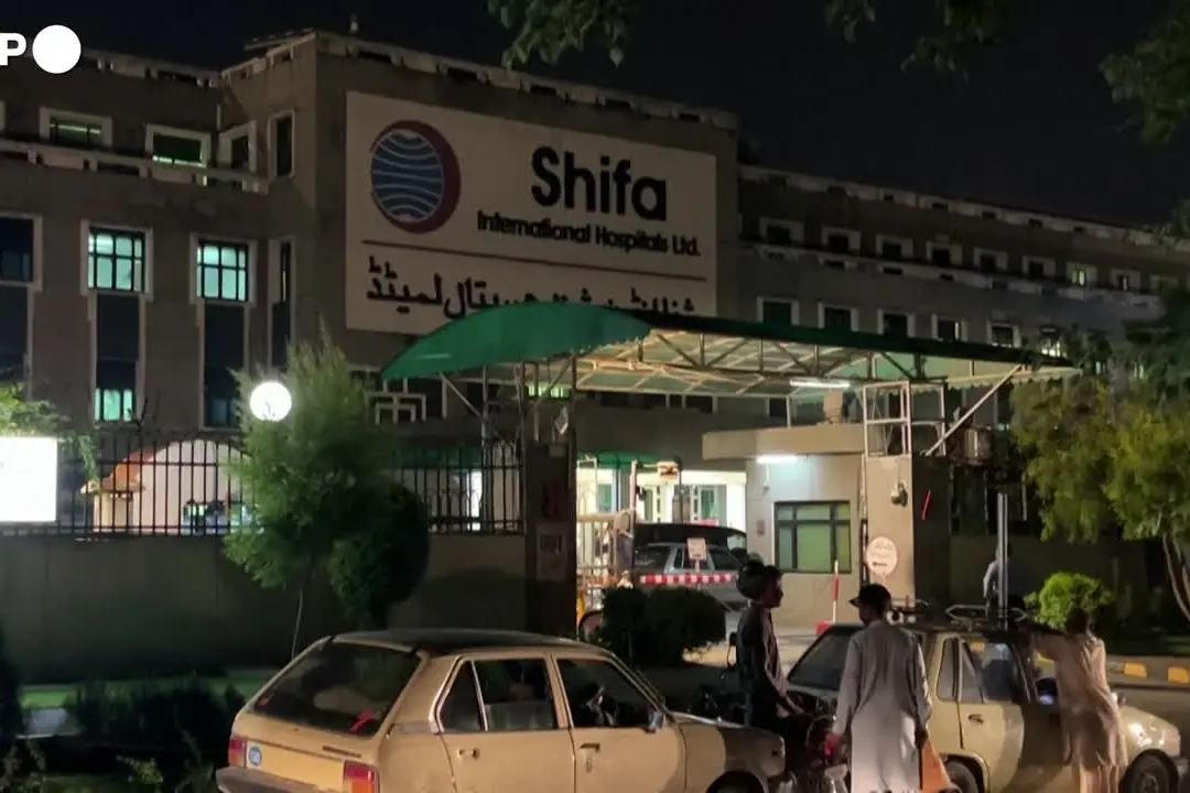 Pakistan, ex Primo Ministro Khan trasferito in ospedale dal carcere