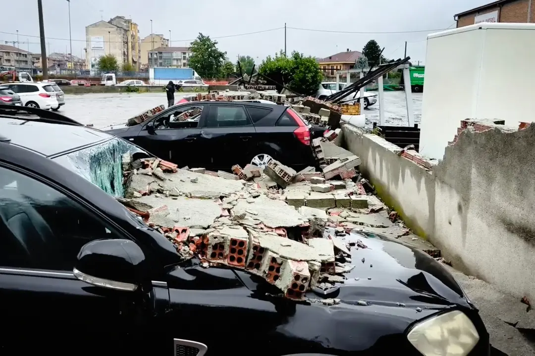 Forte vento e pioggia su Chivasso, il sindaco: \"L'uragano ha avuto la meglio\"