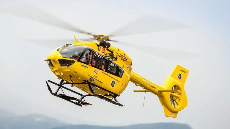 Luson, si recide una mano con la sega circolare: grave un 72enne
