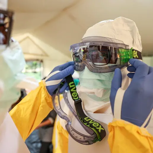 Ebola, caso sospetto in Trentino: campione negativo