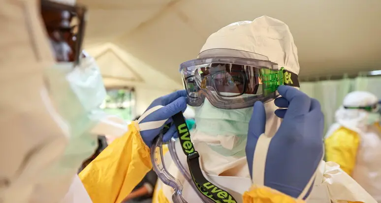 Ebola, caso sospetto in Trentino: campione negativo