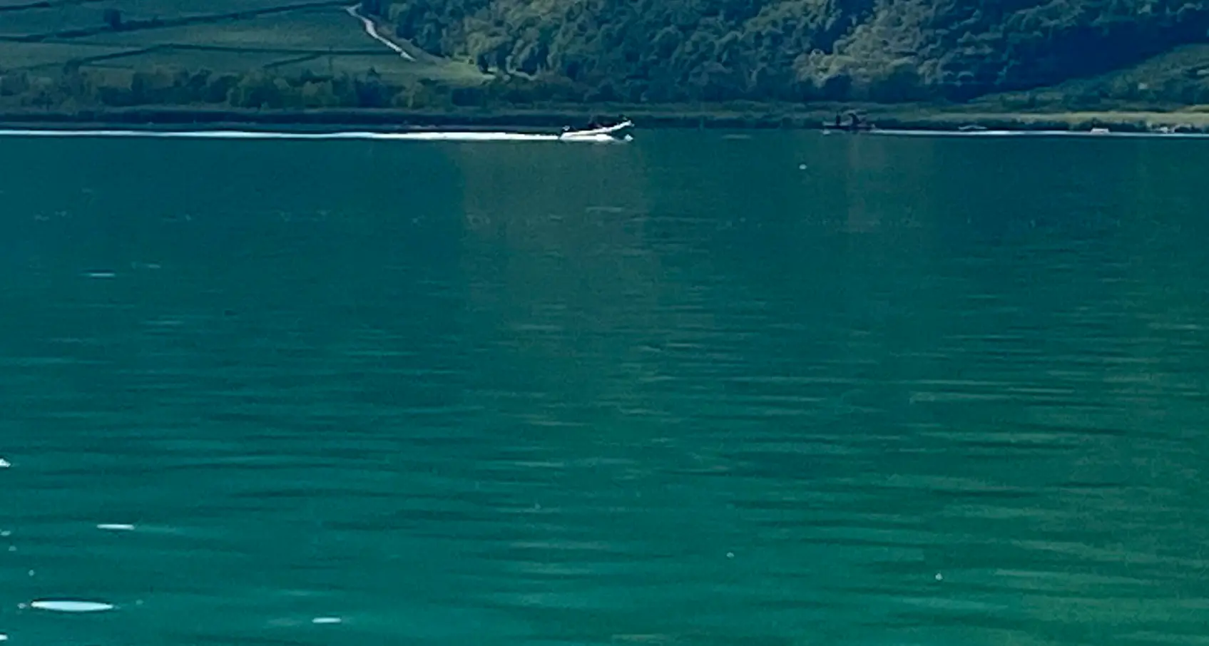 Caldaro, Sup abbandonato in acqua: si cerca un uomo