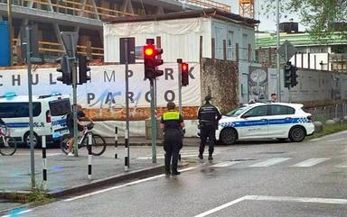 Travolta in via Bari: l'auto non c'entra. Il motociclista indagato per lesioni