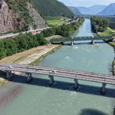 Vadena, riaperta a due corsie la provinciale 127: lavori verso la conclusione