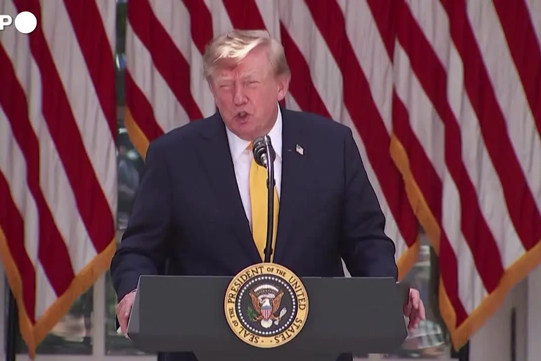 Trump collega i vaccini all'autismo: \"Ai bambini 5 piccole dosi anziché una massiccia\"