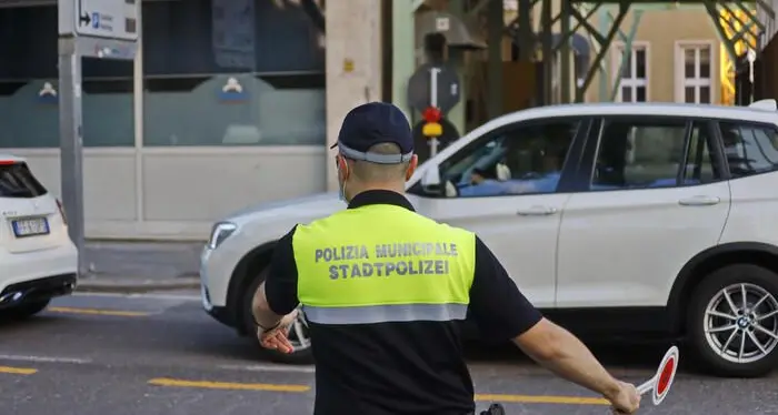 Polizia locale, più fondi ai Comuni che collaborano: fino a 30 mila euro