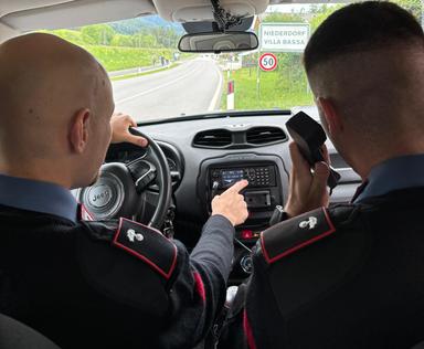 Scarica i liquami del camper nell’autolavaggio, danni per 2mila euro: denunciato