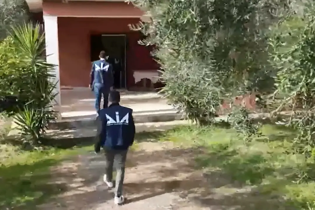 Botte a imprenditori vittime di estorsioni, arrestato fratello del boss Pagano