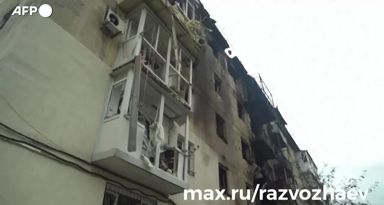 Crimea, attacco ucraino colpisce un condominio e un’auto a Sebastopoli 