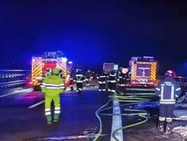 A22, auto si ribalta nella notte: una persona perde la vita