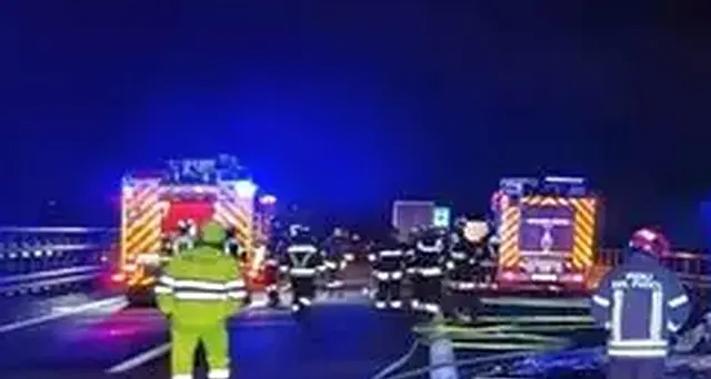 A22, auto si ribalta nella notte: una persona perde la vita