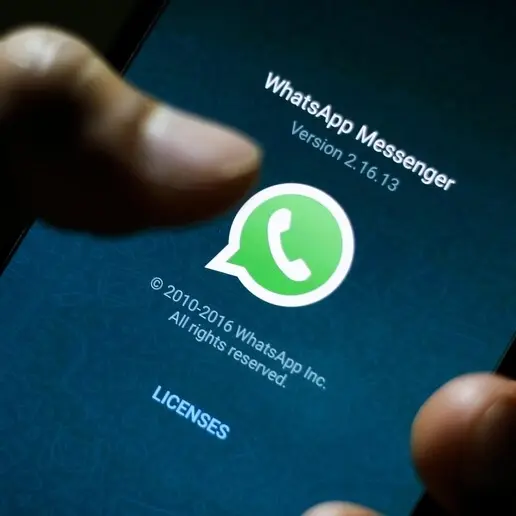 Richiesta urgente di denaro: nuova truffa WhatsApp senza clic necessari