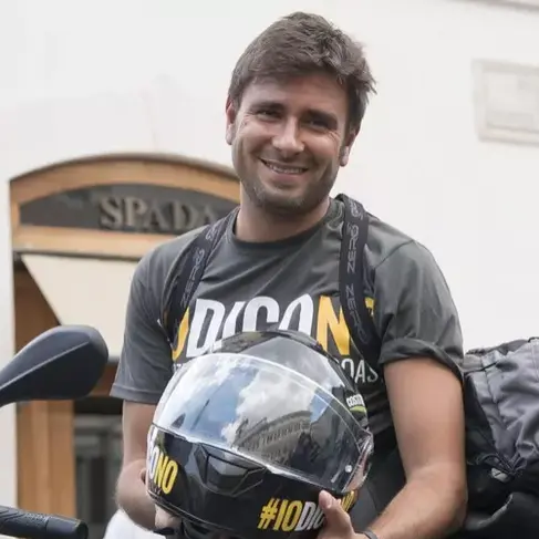 Alessandro Di Battista in condizioni critiche a Cuba dopo un malore