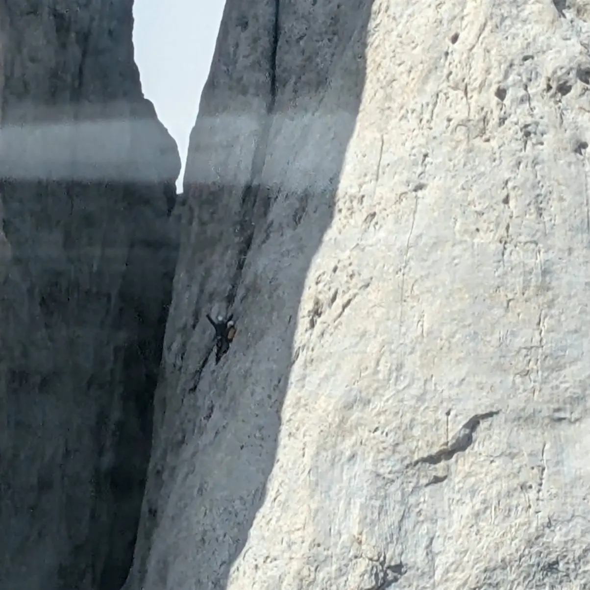 Alpinista di 27 anni precipita sulla Marmolada: recuperato in elicottero