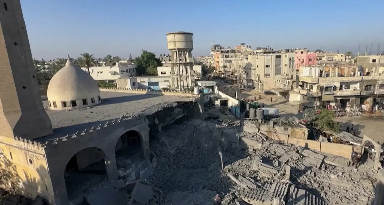 Gaza, ancora giorni di raid israeliani a caccia di uomini di Hamas