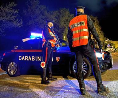 Ruba scarpe e pelletteria dall’auto di una turista a Bolzano: preso nella notte