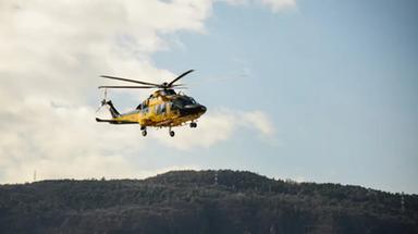 Dolomiti, 67enne disperso da ore: da Bolzano l’elicottero della Finanza