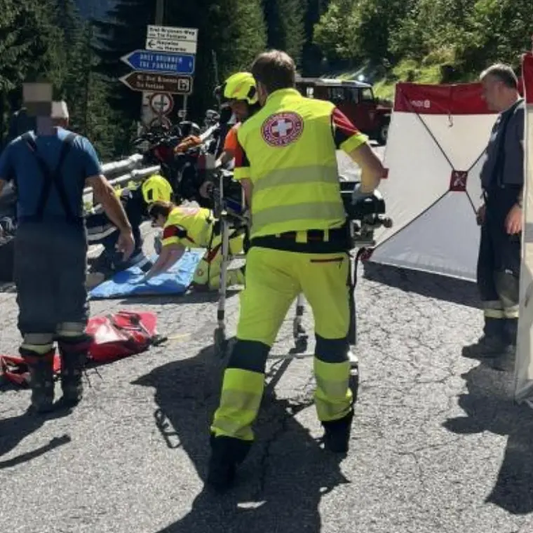 Trafoi, scontro tra due moto: grave un motociclista