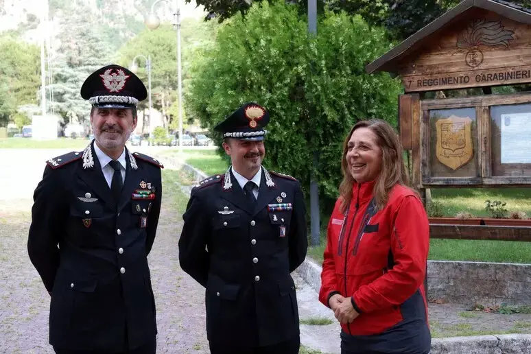 Carabinieri, Rauti al 7° Reggimento: «Un patrimonio di competenze»