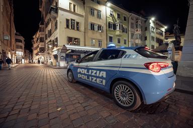 Sgomberati tre edifici occupati in via del Macello: 19 denunciati