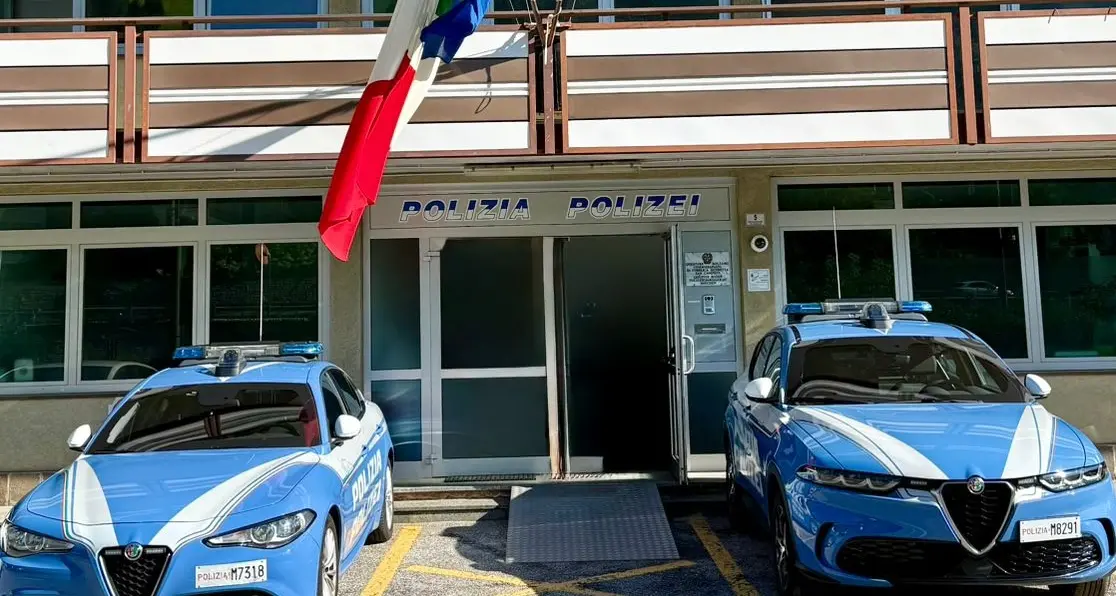 Si finge sordomuto e chiede offerte ai turisti: denunciato