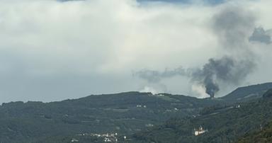 Aldino, brucia un fienile: numerosi vigili del fuoco sul posto