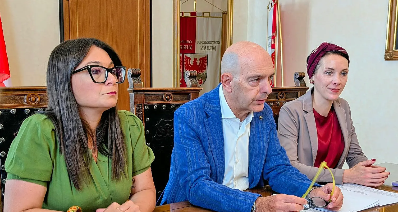Merano investe 3,7 milioni: fondi per scuole, sport e campo della Confluenza