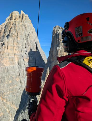 Alpinista cade alle Cime di Lavaredo: soccorso in parete dopo una notte di attesa