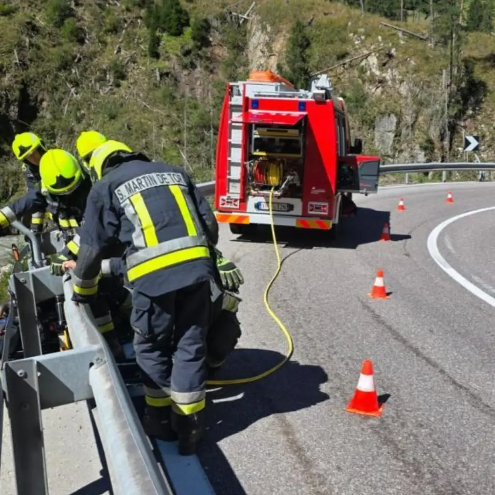 Val Badia, motociclista perde il controllo e finisce contro il guardrail