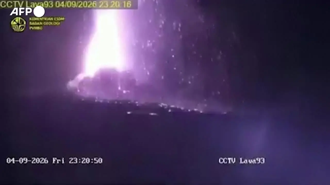 Indonesia, eruzione del vulcano Anak Krakatau