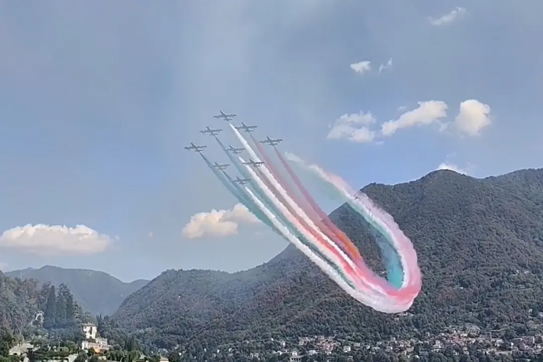 Cernobbio, lo spettacolo delle Frecce tricolori